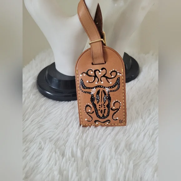 Louis Vuitton Hand Painted Brown Leather Luggage Tag with Bull Design - Picture 4 of 4
